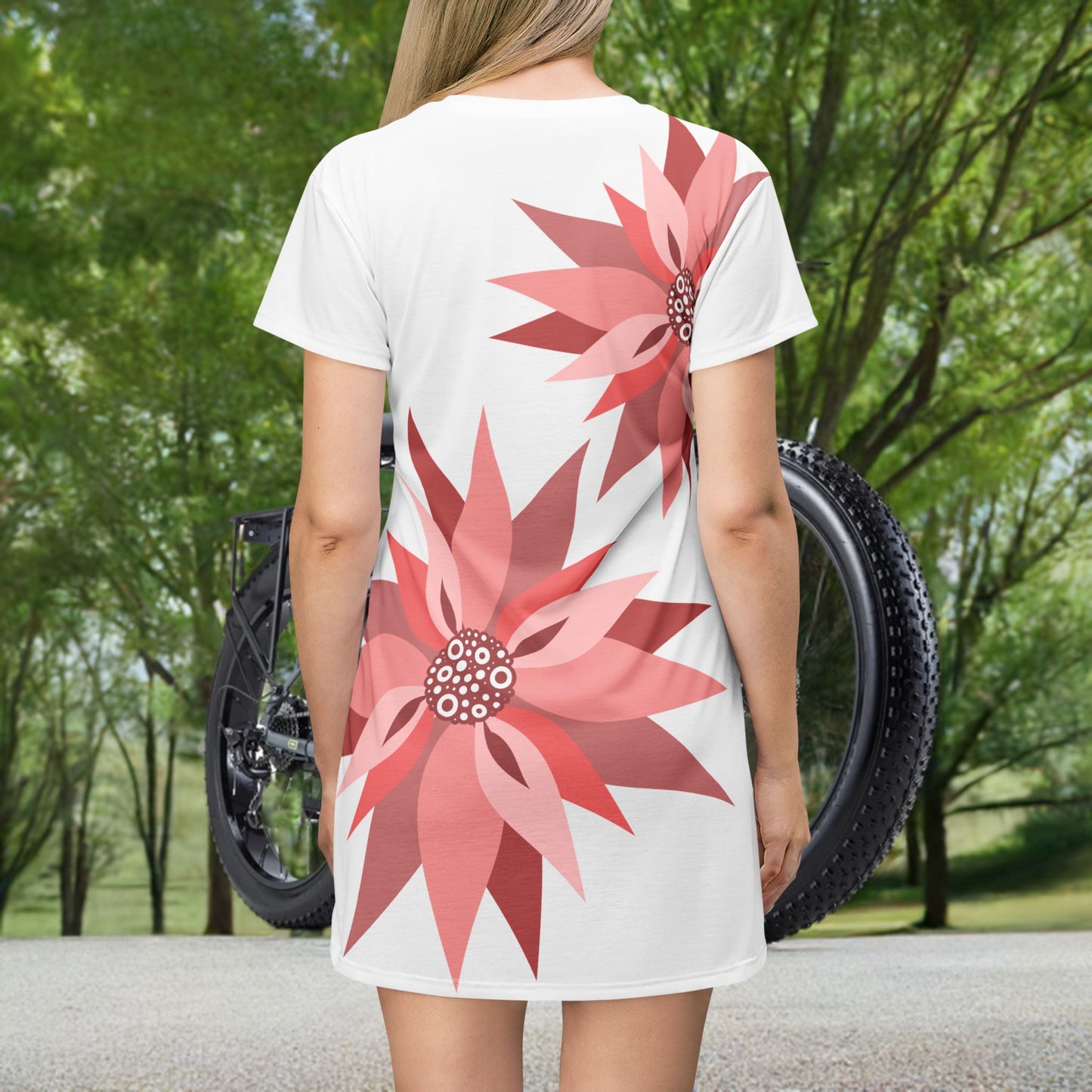Flower standing out,T-Shirt Dress (AOP)